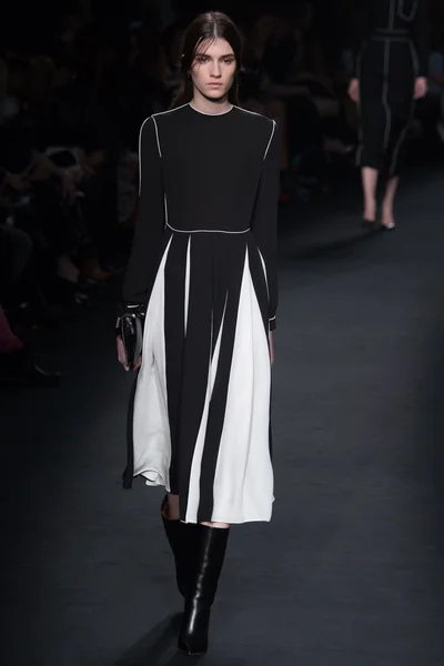 Look 40